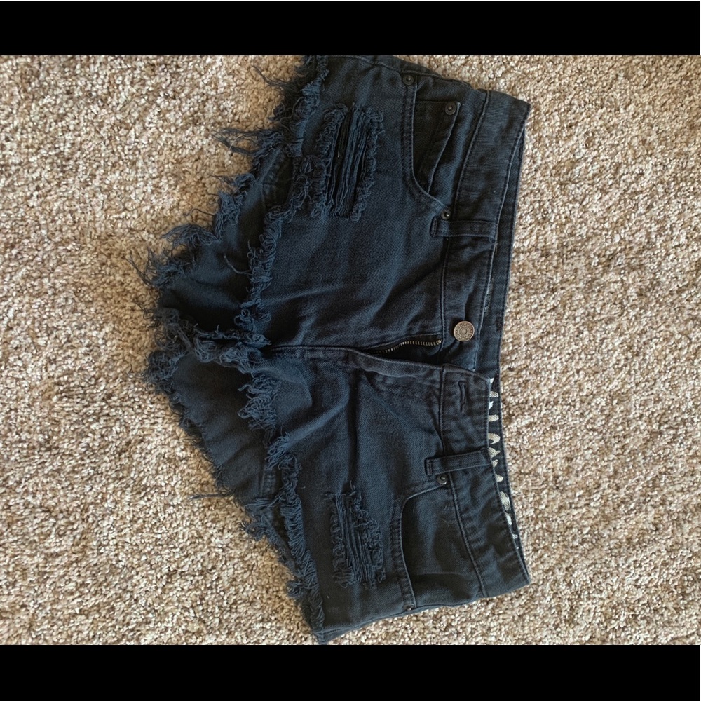 Volcom distressed short-shorts